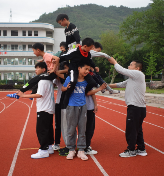 A1 三陽鎮(zhèn)疊羅漢非遺傳承走進(jìn)三陽學(xué)校座談會689.png