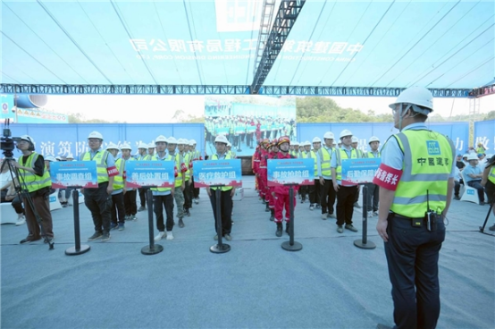 03 渝萬高鐵隧道火災(zāi)及坍塌事故 綜合應(yīng)急演練在站前8標(biāo)成功舉行504.png